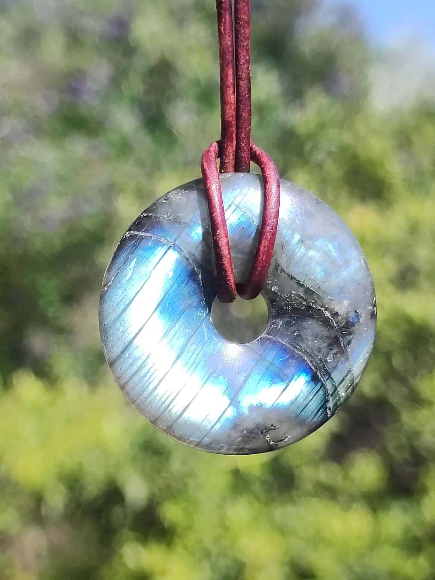 Labradorite ~ Donut 30mm ~ Collier de pierres précieuses Bleu Chatoyant Rareté Naturelle Protection Symbole Pierre de Guérison Cristal HIPPIE GOA Boho Tibet Ethno