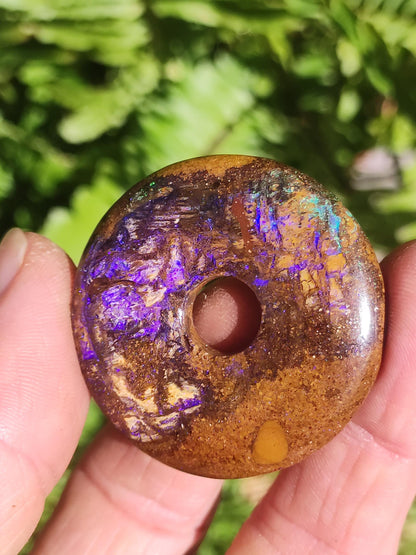 Boulder Opal AAA *Rarité* Collier de beignet à collectionner Queenland Australie Goa Hippie Boho Bijoux Symbole de protection naturelle Pendentif en pierre de guérison