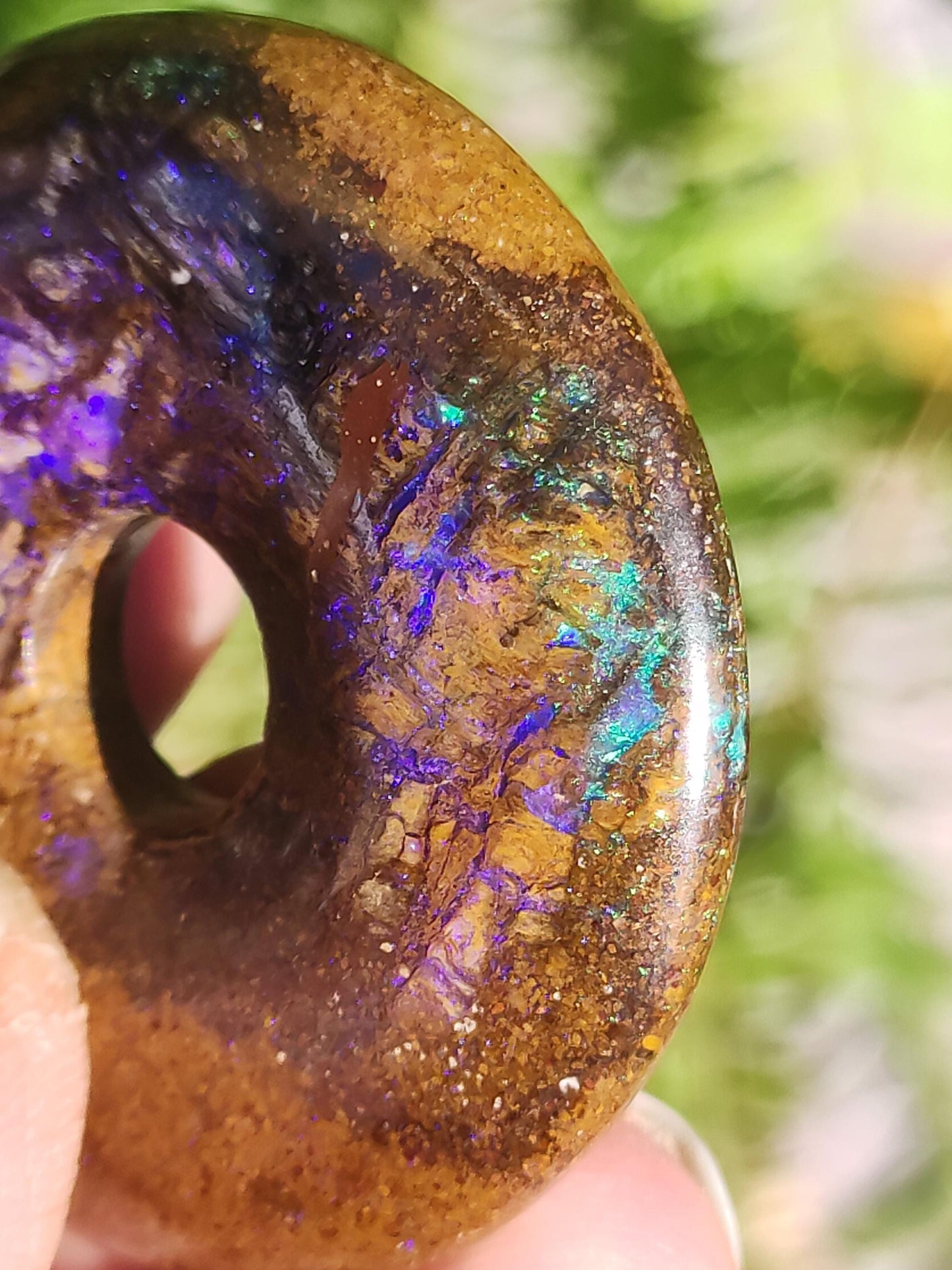 Boulder Opal AAA *Rarité* Collier de beignet à collectionner Queenland Australie Goa Hippie Boho Bijoux Symbole de protection naturelle Pendentif en pierre de guérison