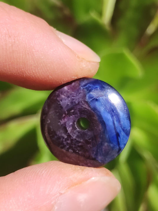 Richterit Sugilith Schutz Donut Edelstein Kristall Heilstein Rarität Selten Sammler lila blau Anhänger Geschenk Frau Er Sie Halschakra