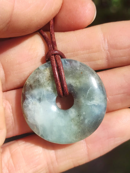 Opale Andine Opale Bleu ~ Collier de pierres précieuses HIPPIE GOA Boho Ethno Nature Donut Protection Symbole Pierre de guérison Chakra Collecteur Minéral Rareté Homme Femme