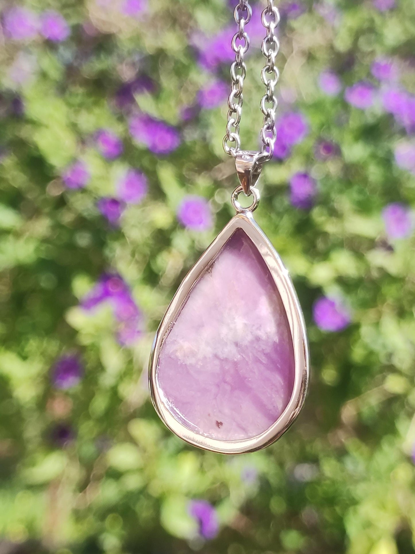 Sugilite / Sugilite avec monture en argent 925 collier de pierres précieuses violettes pierre de guérison naturelle énergie rareté homme femme lui son cadeau noble de haute qualité