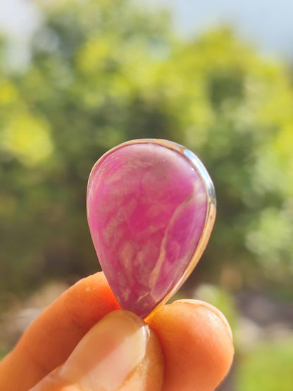 Sugilite / Sugilite avec monture en argent 925 collier de pierres précieuses violettes pierre de guérison naturelle énergie rareté homme femme lui son cadeau noble de haute qualité