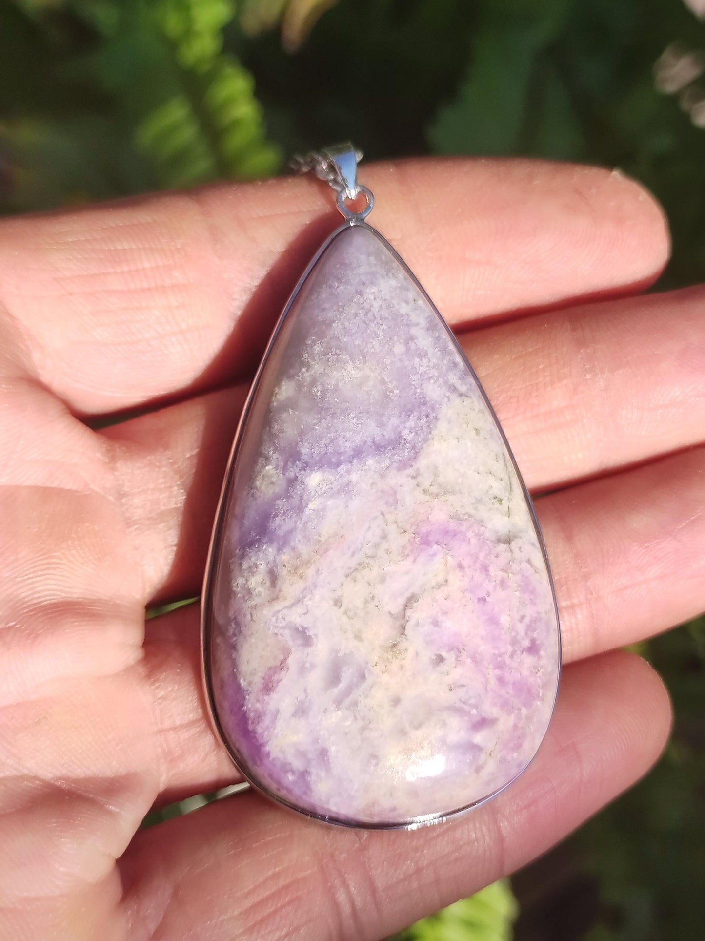 Collier XL en sugilite avec monture en argent 925, pierre précieuse lilas violet, pierre de guérison naturelle, rareté énergétique, homme/femme, cadeau élégant