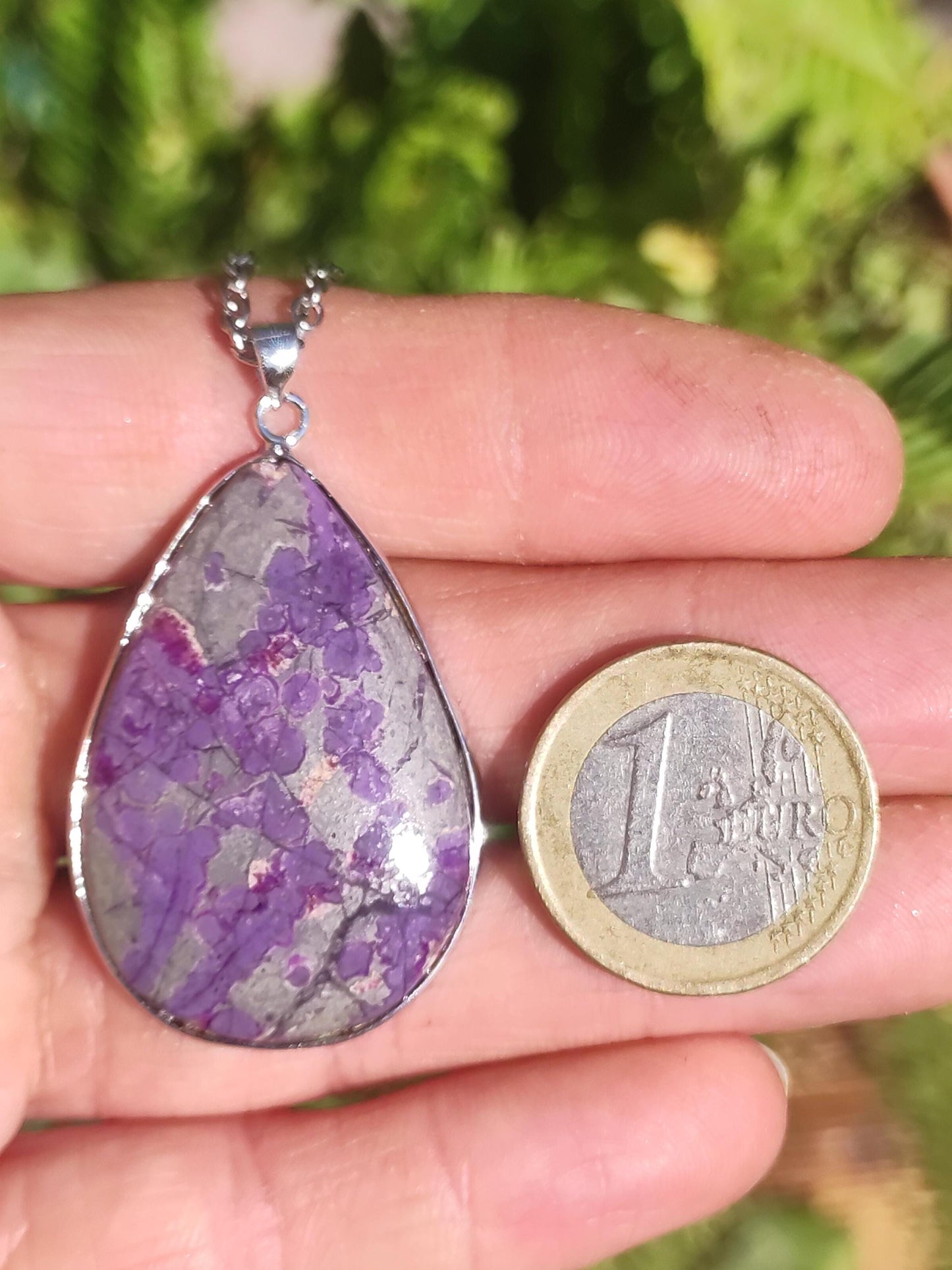 Sugilite / Sugilite avec monture en argent 925 collier de pierres précieuses violettes pierre de guérison naturelle énergie rareté homme femme lui son cadeau noble de haute qualité