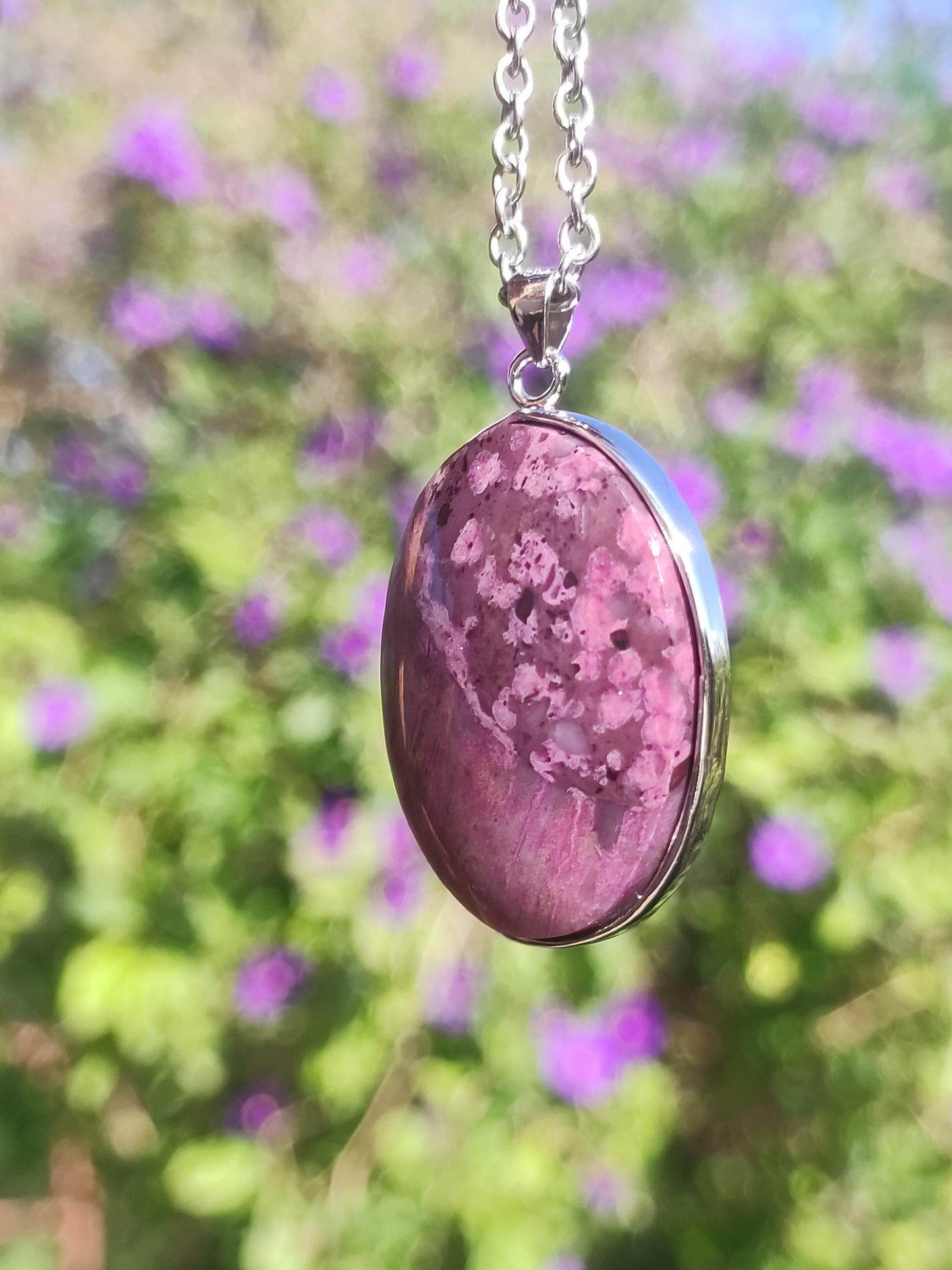 Sugilite / Sugilite avec monture en argent 925 collier de pierres précieuses violettes pierre de guérison naturelle énergie rareté homme femme lui son cadeau noble de haute qualité