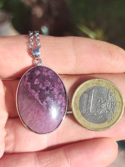 Sugilite / Sugilite avec monture en argent 925 collier de pierres précieuses violettes pierre de guérison naturelle énergie rareté homme femme lui son cadeau noble de haute qualité