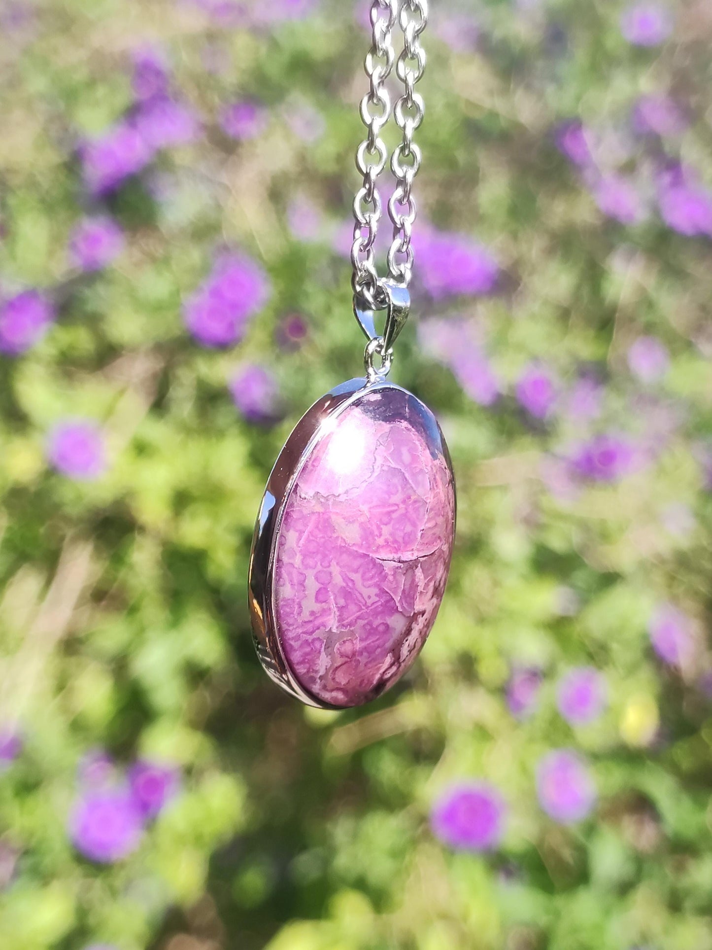 Sugilite / Sugilite avec monture en argent 925 collier de pierres précieuses violettes pierre de guérison naturelle énergie rareté homme femme lui son cadeau noble de haute qualité