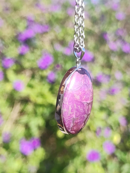Sugilite / Sugilite avec monture en argent 925 collier de pierres précieuses violettes pierre de guérison naturelle énergie rareté homme femme lui son cadeau noble de haute qualité