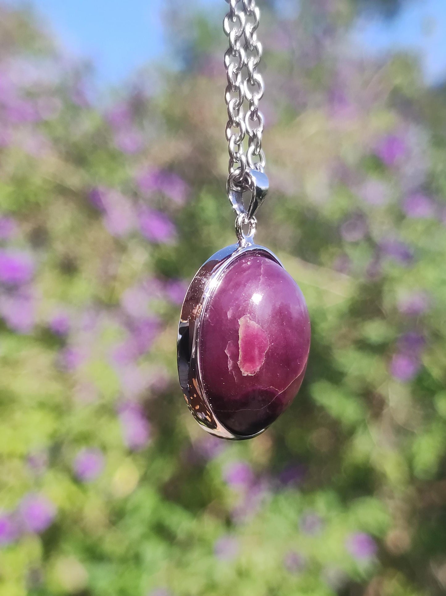 Sugilite / Sugilite avec monture en argent 925 collier de pierres précieuses violettes pierre de guérison naturelle énergie rareté homme femme lui son cadeau noble de haute qualité