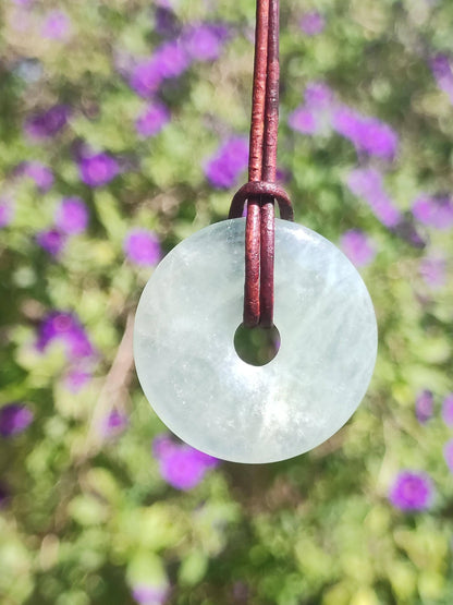 Aigue-marine ~ Collier de beignet de pierres précieuses Bleu Rareté Pierre de guérison naturelle Pendentif en cristal Homme Femme Enfant Lui Son frère Soeur Cadeau Qualité