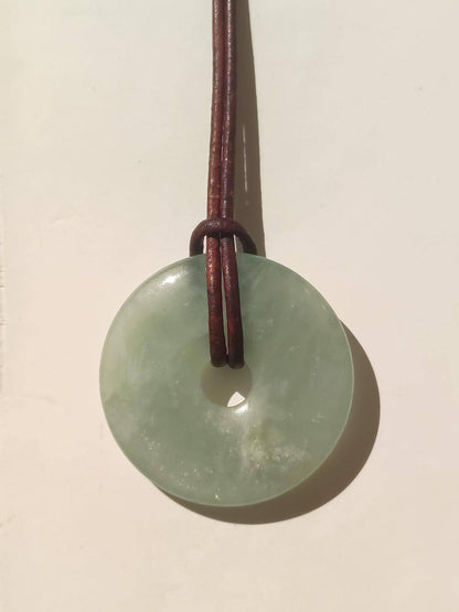 Aigue-marine ~ Collier de beignet de pierres précieuses Bleu Rareté Pierre de guérison naturelle Pendentif en cristal Homme Femme Enfant Lui Son frère Soeur Cadeau Qualité