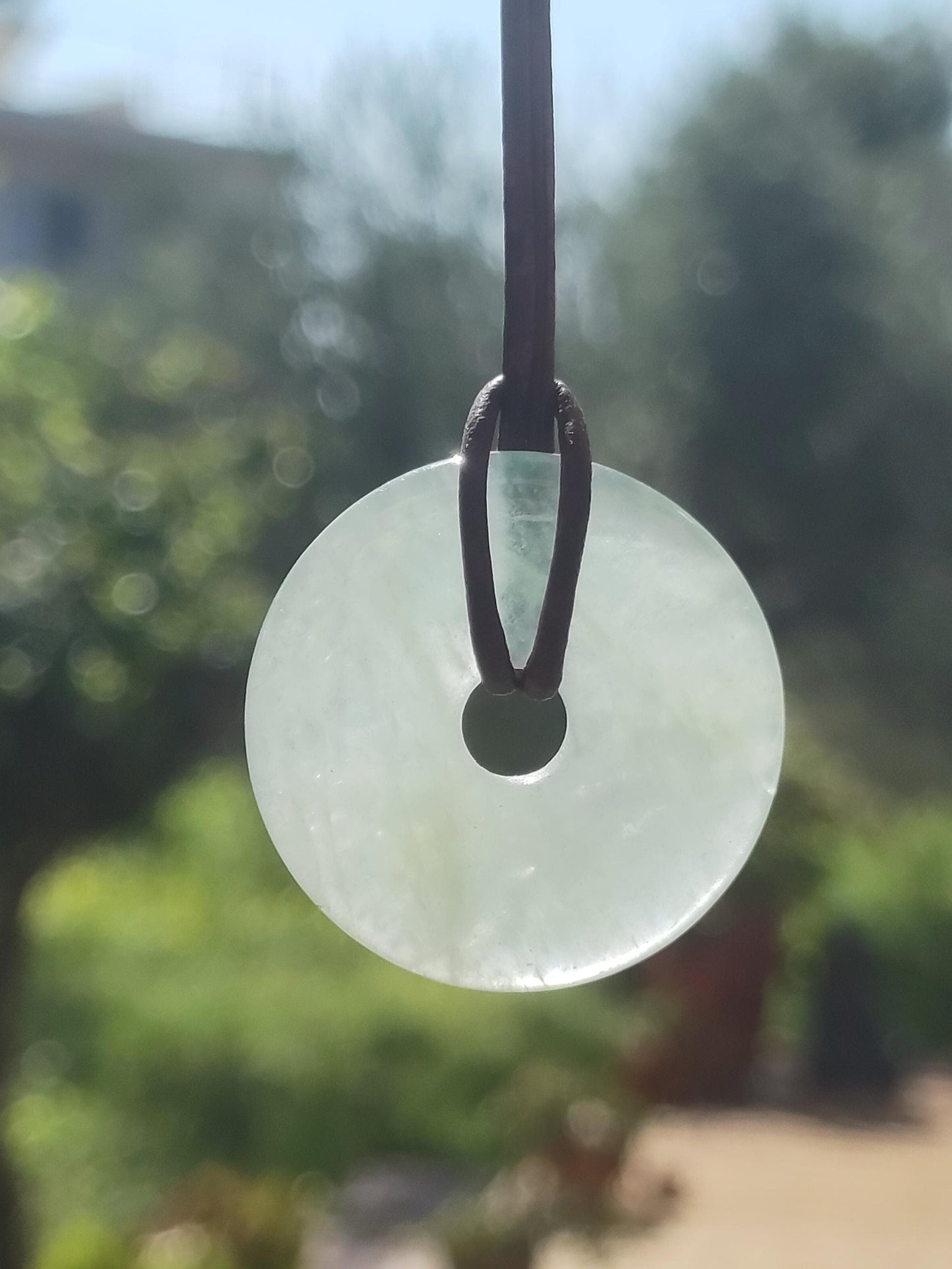Aigue-marine ~ Collier de beignet de pierres précieuses Bleu Rareté Pierre de guérison naturelle Pendentif en cristal Homme Femme Enfant Lui Son frère Soeur Cadeau Qualité