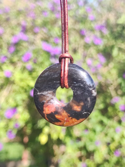 Collier donut en agate noire 30 mm - pierre précieuse homme femme père mère fille ami pierre de guérison bijoux porte-bonheur hippie nature rareté cadeau