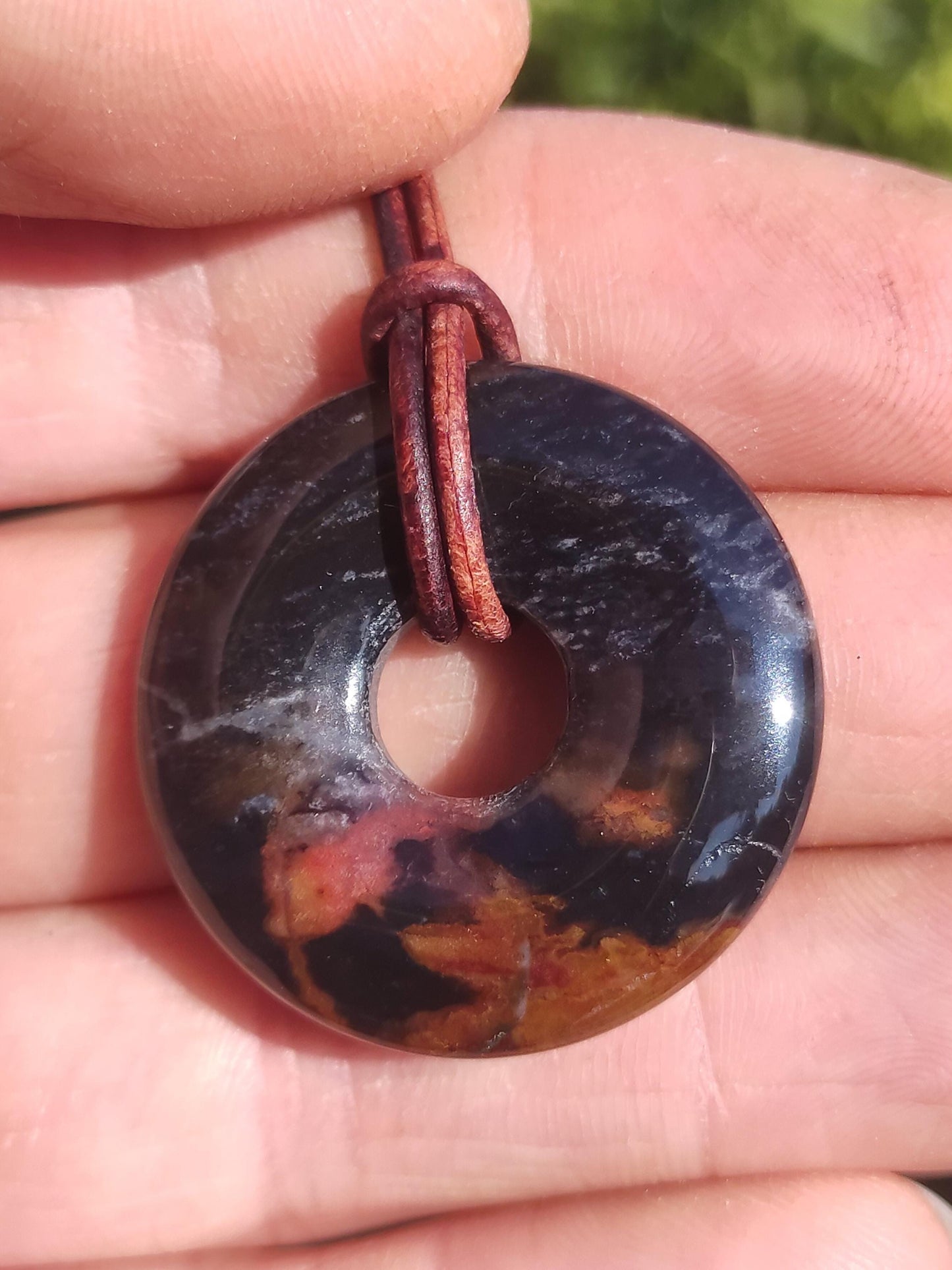 Collier donut en agate noire 30 mm - pierre précieuse homme femme père mère fille ami pierre de guérison bijoux porte-bonheur hippie nature rareté cadeau