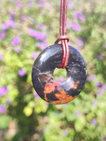 Collier donut en agate noire 30 mm - pierre précieuse homme femme père mère fille ami pierre de guérison bijoux porte-bonheur hippie nature rareté cadeau