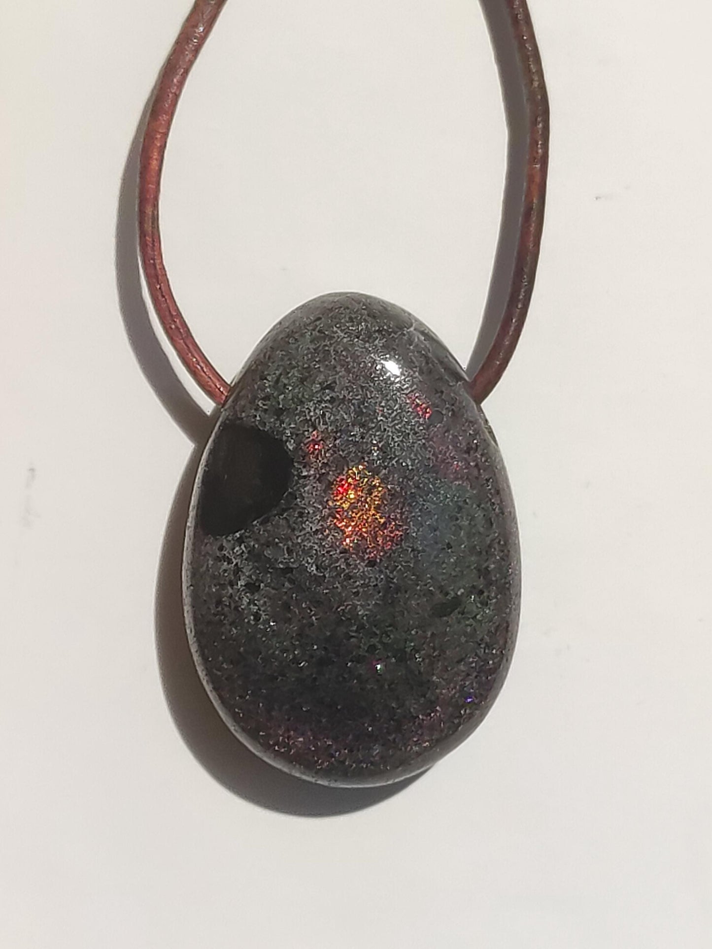 Opale noire - Collier de pierres précieuses colorées scintillantes rareté pierre de guérison naturelle énergie chakra pendentif en cristal homme femme enfant père cadeau lui elle