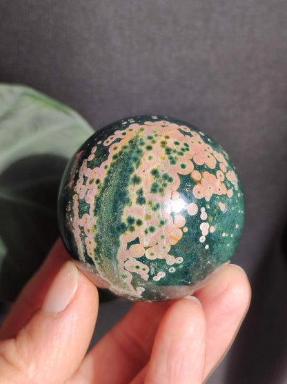 Jaspe océanique vert orbiculaire à 8 veines - Sphère de pierre précieuse rare, pierre de guérison naturelle, cristal décoratif, cadeau pour lui, elle, homme, femme, maison, énergie, rare