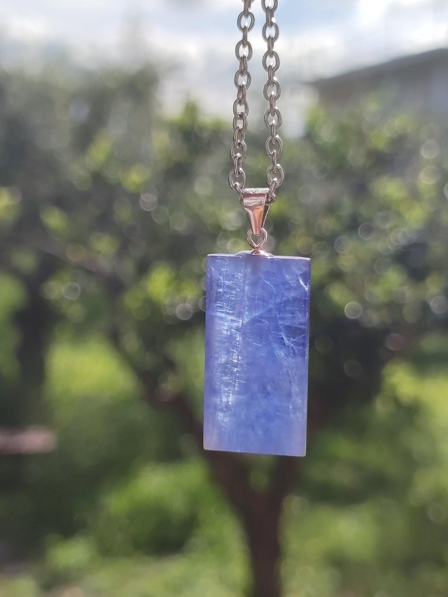 Cyanite / Disthene A Collier de pierres précieuses en argent 925 Pierre de guérison naturelle Cristal Bleu Rareté Pendentif Homme Femme He She Cadeau Magnifiquement élégant