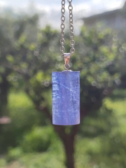 Cyanite / Disthene A Collier de pierres précieuses en argent 925 Pierre de guérison naturelle Cristal Bleu Rareté Pendentif Homme Femme He She Cadeau Magnifiquement élégant