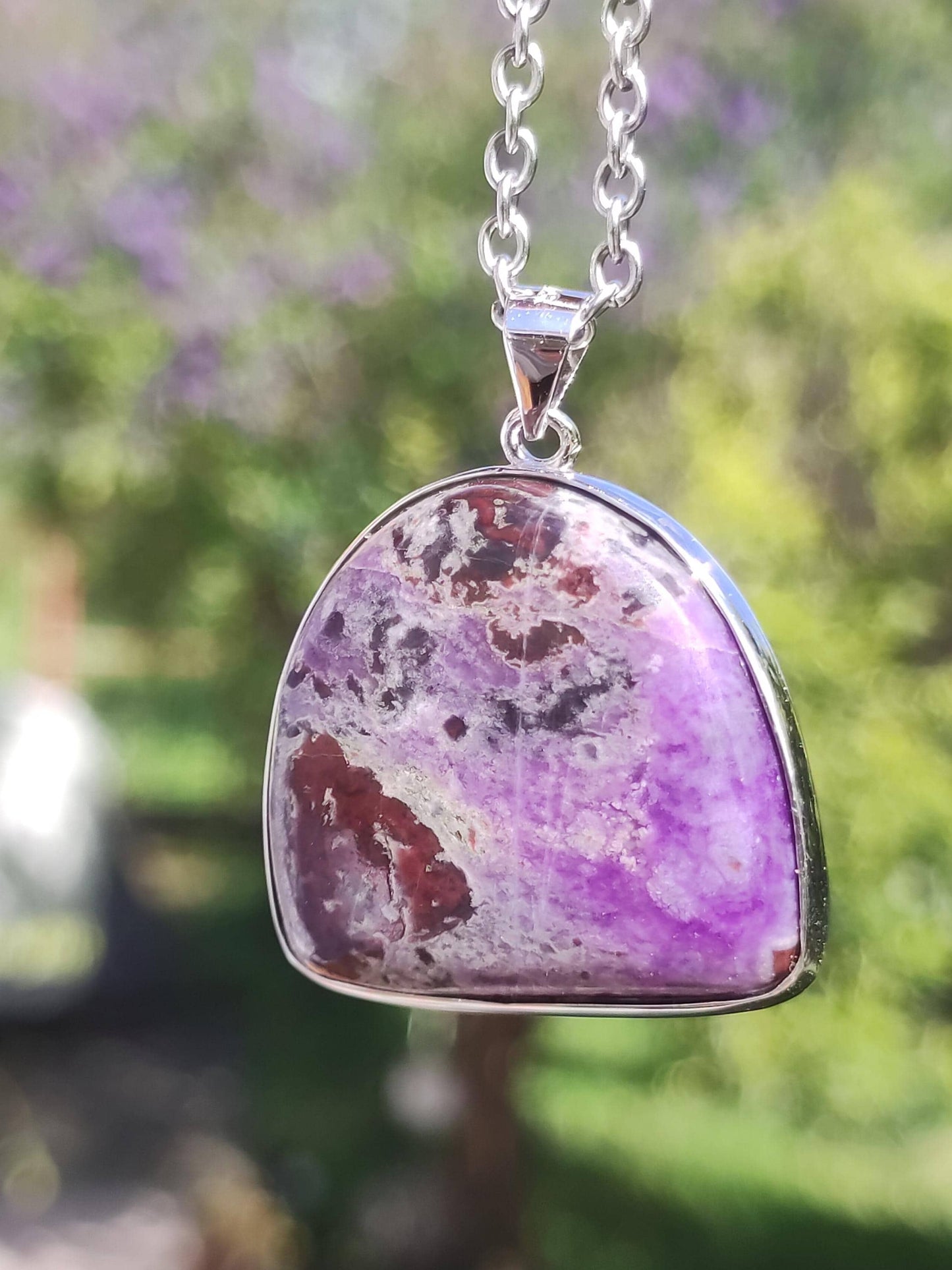 Sugilite / Sugilite avec monture en argent 925 collier de pierres précieuses violettes pierre de guérison naturelle énergie rareté homme femme lui son cadeau noble de haute qualité