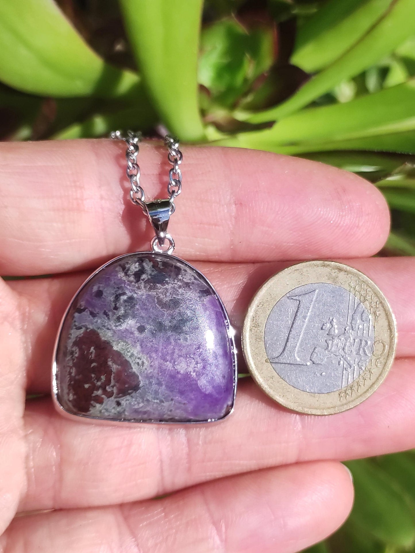 Sugilite / Sugilite avec monture en argent 925 collier de pierres précieuses violettes pierre de guérison naturelle énergie rareté homme femme lui son cadeau noble de haute qualité