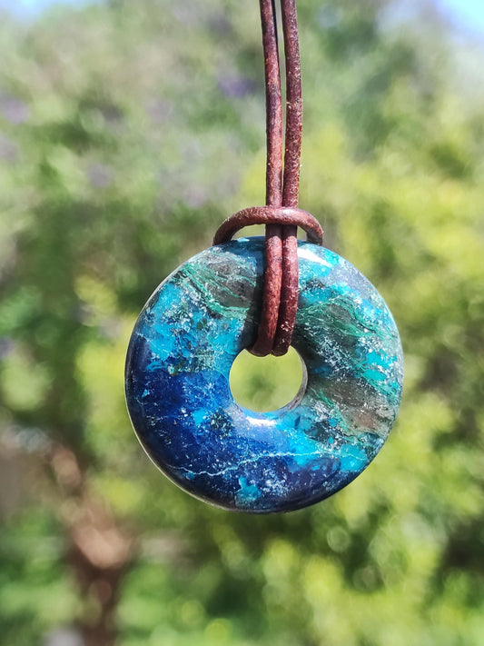 Shattuckite - Chrysocoll Donut 30mm Collier de pierres précieuses Pierre de guérison Symbole de protection Homme Femme Bonheur HIPPIE GOA Boho Tibet Ethnique Naturel Rareté Cadeau