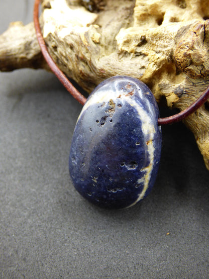 Saphir - collier de pierres précieuses pierre de guérison bleu nature cadeau homme femme il son père fils mère chance énergie chakra protection rareté collectionneur rare