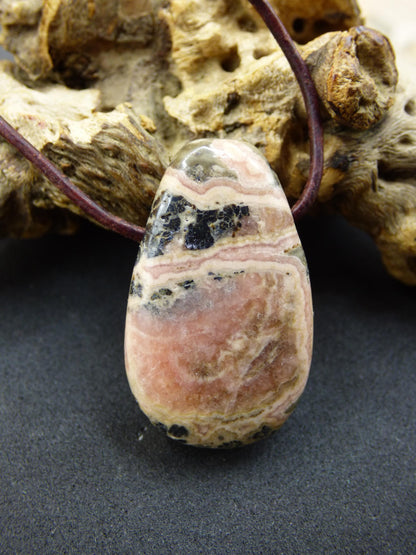 Rhodochrosite A - Collier de pierres précieuses rose pierre de guérison He She Homme Femme Cadeau Chanceux Pendentif HIPPIE GOA Boho Tibet Ethnique Naturel Unique