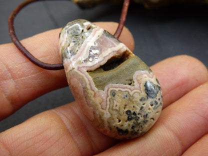Rhodochrosite A - Collier de pierres précieuses rose pierre de guérison He She Homme Femme Cadeau Chanceux Pendentif HIPPIE GOA Boho Tibet Ethnique Naturel Unique