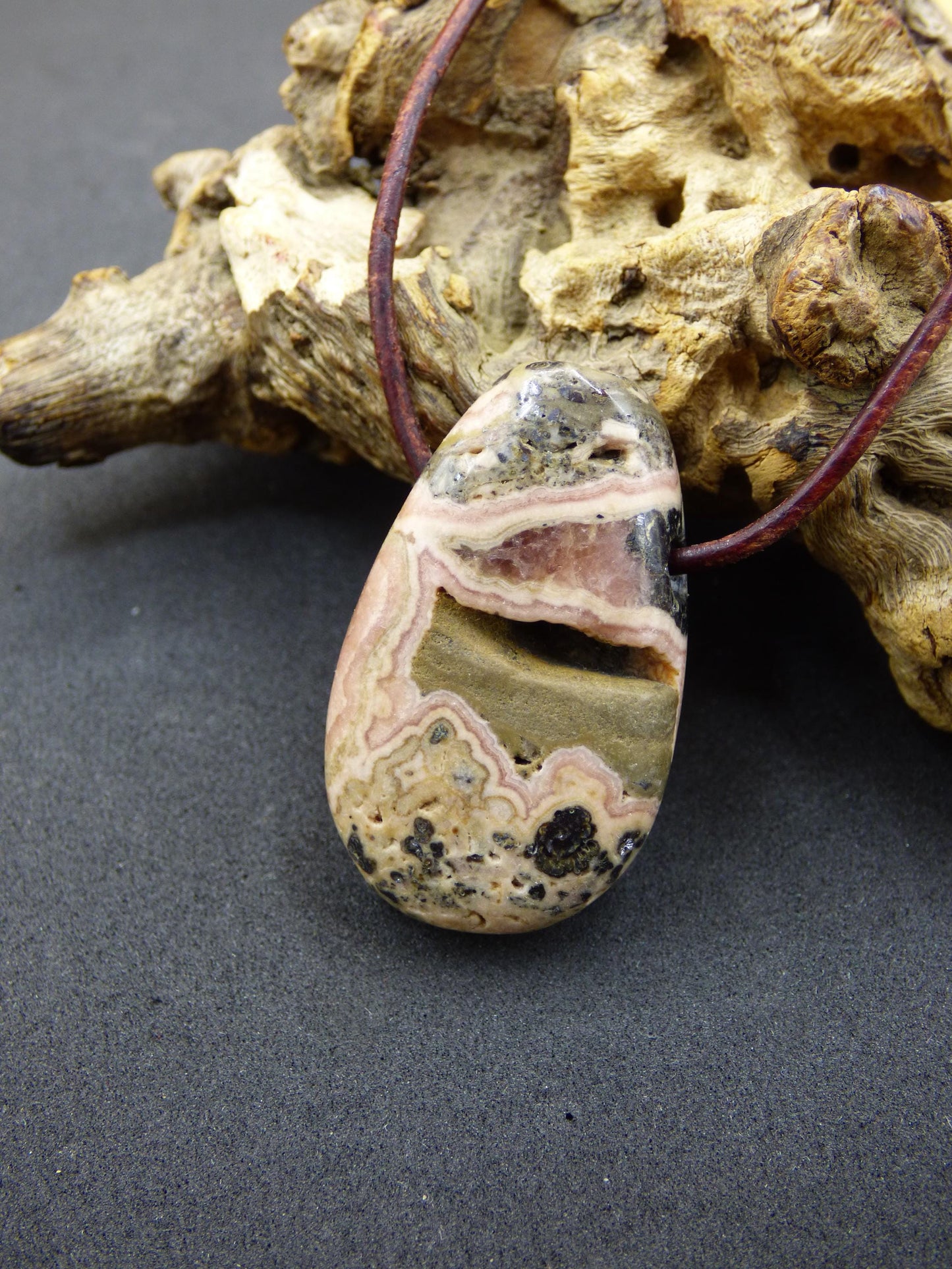 Rhodochrosite A - Collier de pierres précieuses rose pierre de guérison He She Homme Femme Cadeau Chanceux Pendentif HIPPIE GOA Boho Tibet Ethnique Naturel Unique