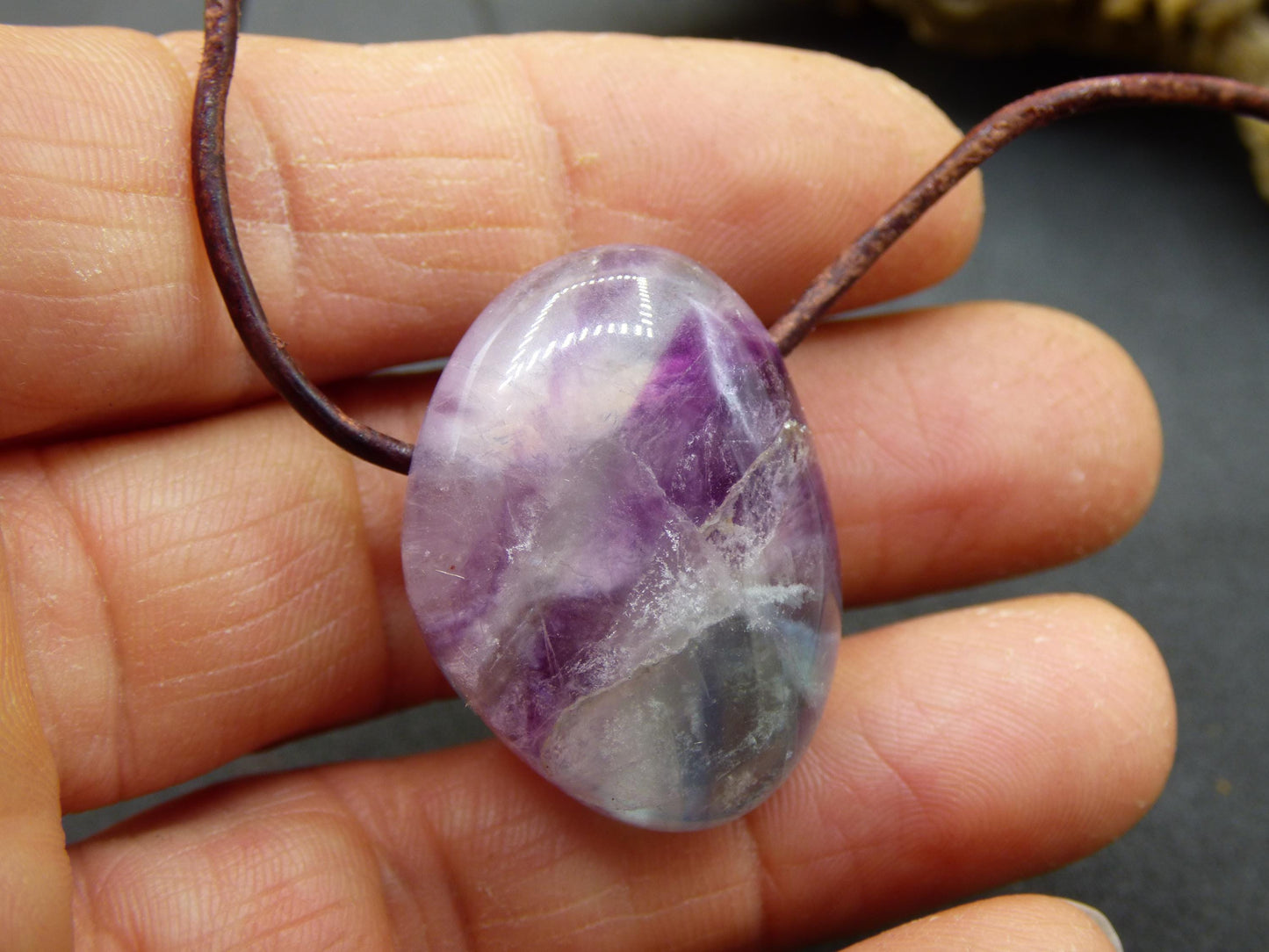 Fluorite violet arc-en-ciel ~ collier de pierres précieuses protection de la nature rareté pierre de guérison cristal homme femme cadeau ami Goa festival chance été