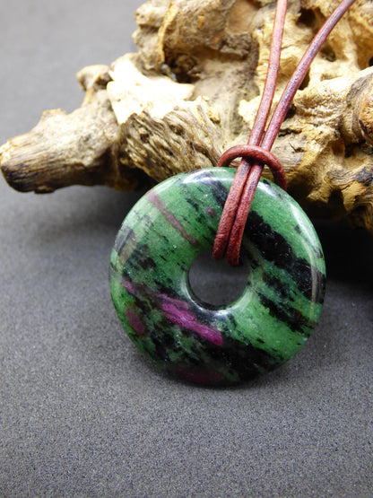 Rubis en Zoisite ~ Donut Collier de pierres précieuses Rouge Vert Pierre de guérison naturelle Homme Femme Bonne chance Protection HIPPIE GOA Boho Tibet Ethnique Rareté Cadeau Lui Elle