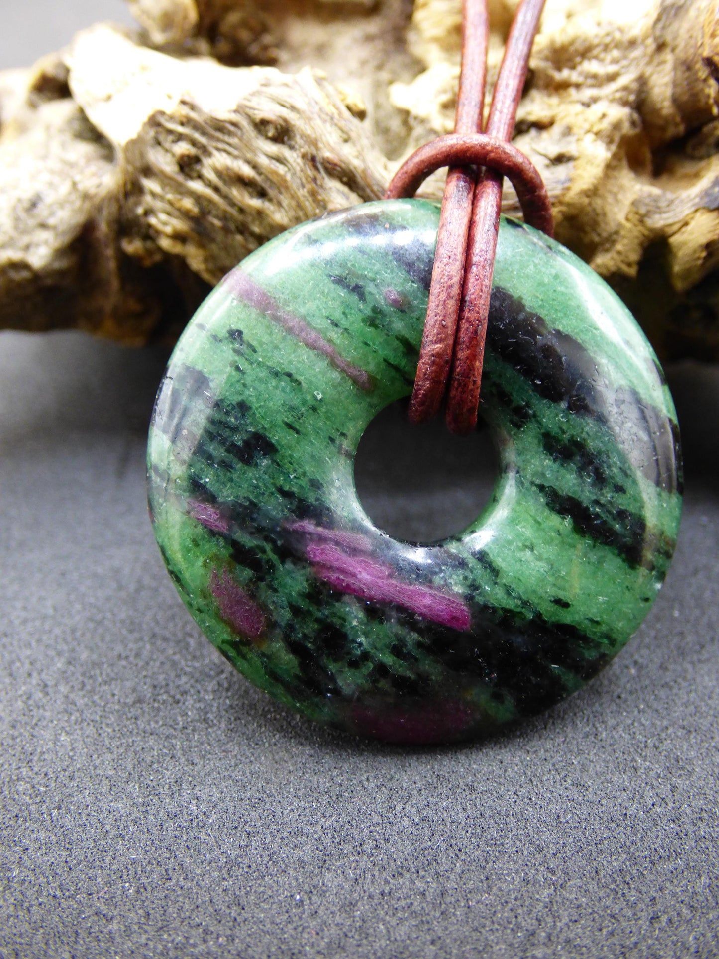 Rubis en Zoisite ~ Donut Collier de pierres précieuses Rouge Vert Pierre de guérison naturelle Homme Femme Bonne chance Protection HIPPIE GOA Boho Tibet Ethnique Rareté Cadeau Lui Elle