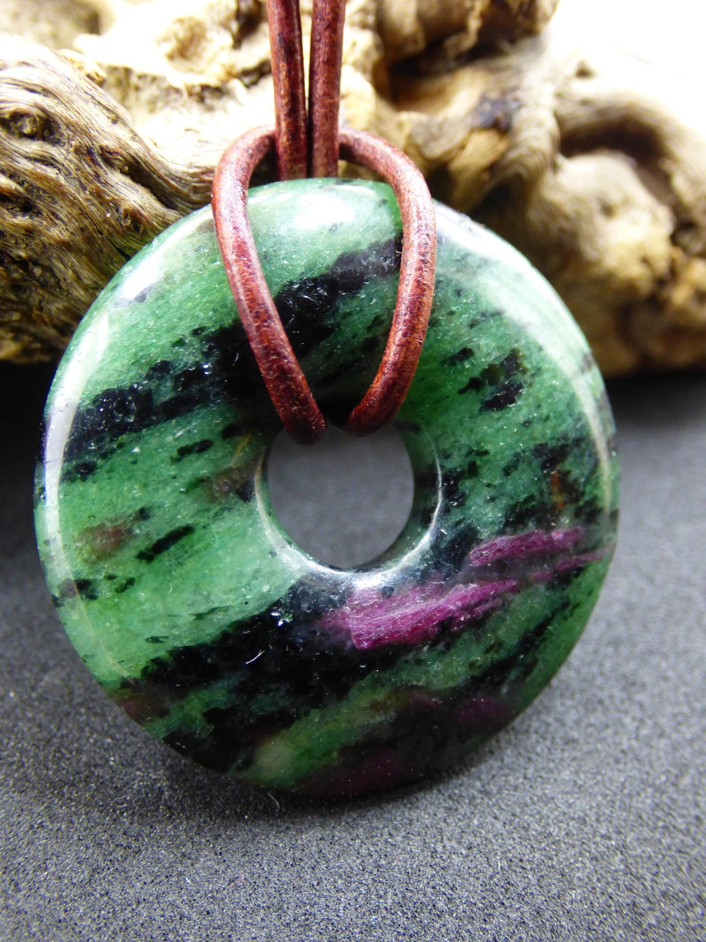 Rubis en Zoisite ~ Donut Collier de pierres précieuses Rouge Vert Pierre de guérison naturelle Homme Femme Bonne chance Protection HIPPIE GOA Boho Tibet Ethnique Rareté Cadeau Lui Elle