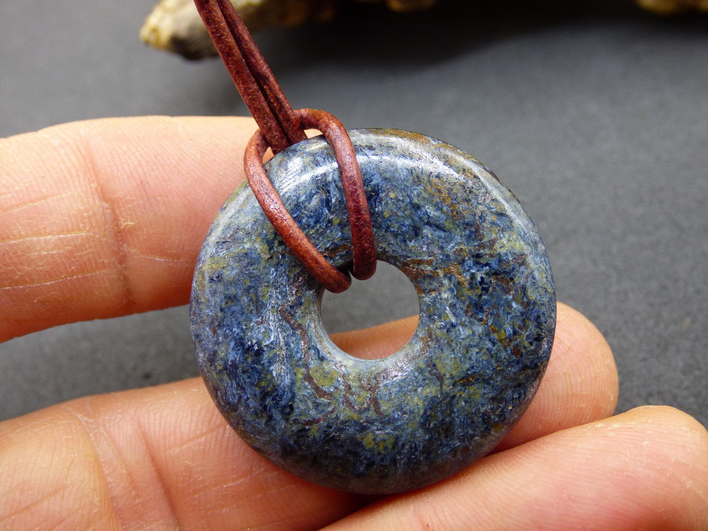 Pietersite bleu - collier de beignet de pierres précieuses rareté rare symbole de protection pierre de guérison cristal HIPPIE Boho Tibet ethnique homme femme lui offrir son