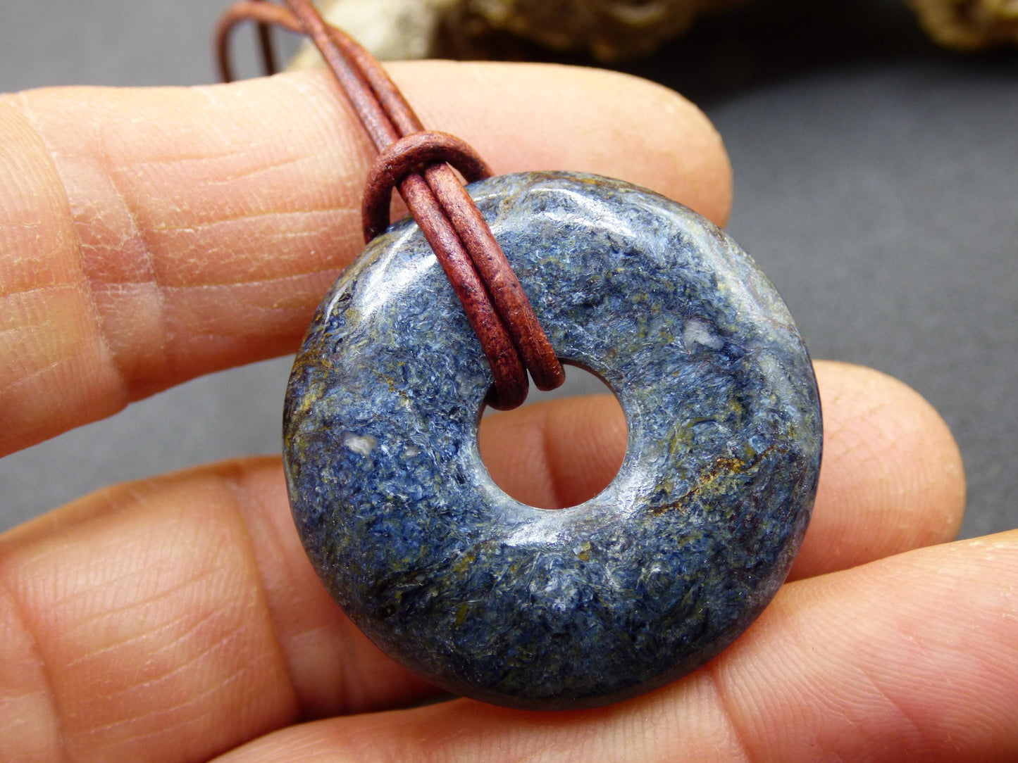 Pietersite bleu - collier de beignet de pierres précieuses rareté rare symbole de protection pierre de guérison cristal HIPPIE Boho Tibet ethnique homme femme lui offrir son