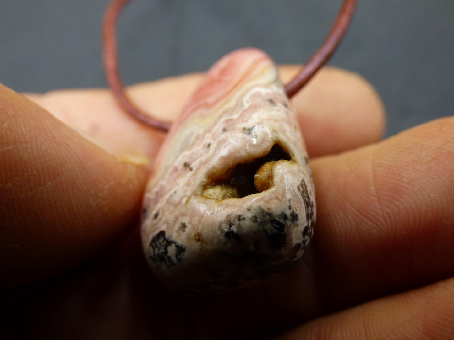 Rhodochrosite A - Collier de pierres précieuses rose pierre de guérison He She Homme Femme Cadeau Chanceux Pendentif HIPPIE GOA Boho Tibet Ethnique Naturel Unique