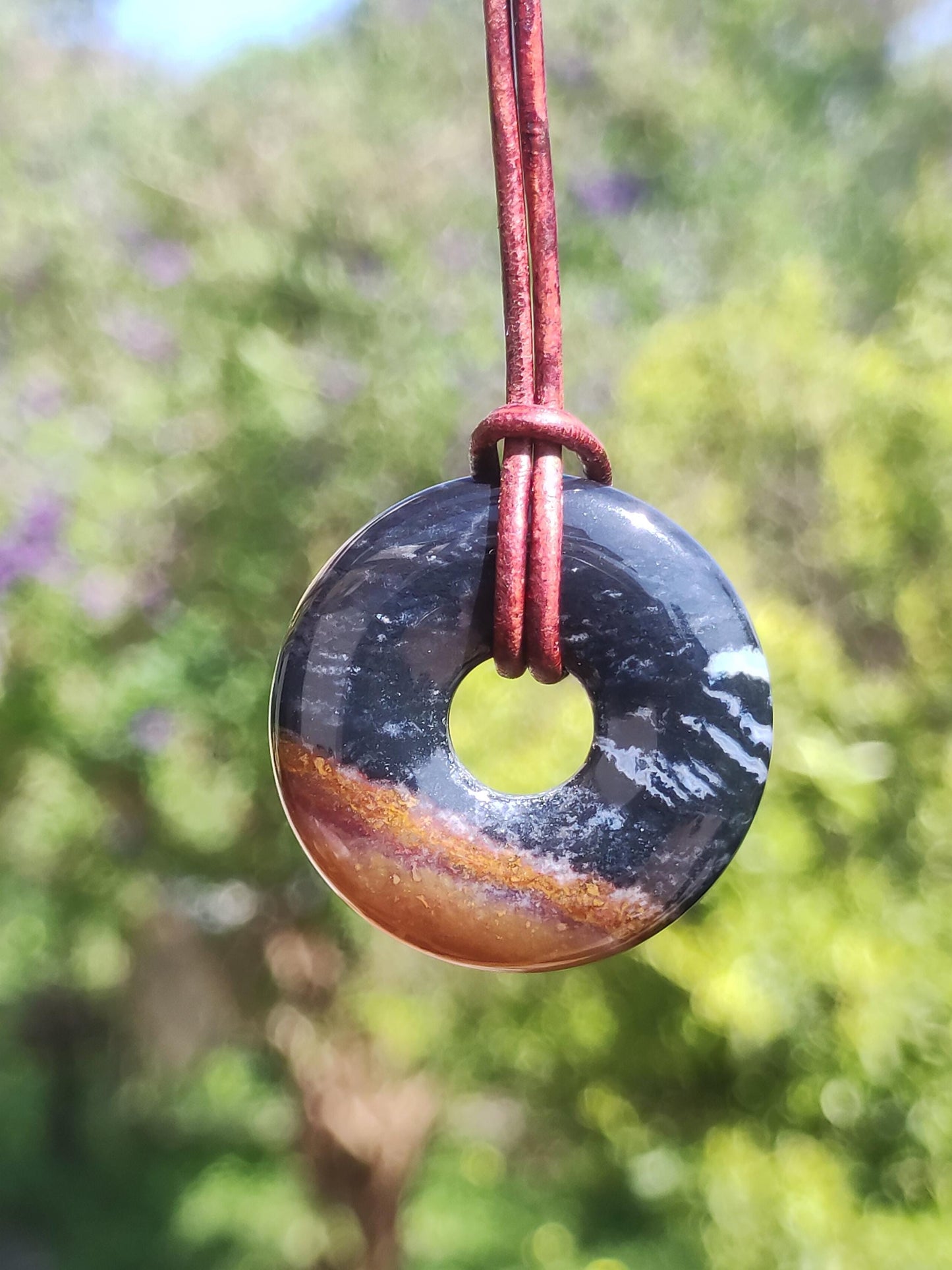 Collier donut en agate noire 30 mm - pierre précieuse homme femme père mère fille ami pierre de guérison bijoux porte-bonheur hippie nature rareté cadeau
