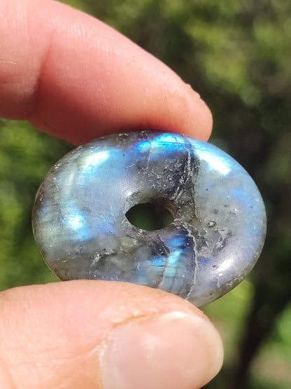 Labradorite ~ Donut 30mm ~ Collier de pierres précieuses Bleu Chatoyant Rareté Naturelle Protection Symbole Pierre de Guérison Cristal HIPPIE GOA Boho Tibet Ethno