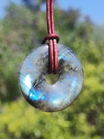 Labradorite ~ Donut 30mm ~ Collier de pierres précieuses Bleu Chatoyant Rareté Naturelle Protection Symbole Pierre de Guérison Cristal HIPPIE GOA Boho Tibet Ethno