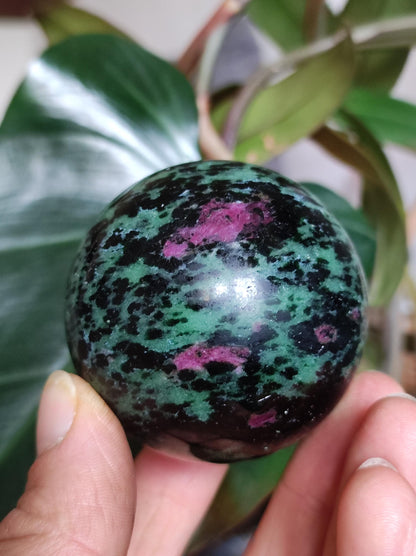 Rubis &amp; Zoisite Vert Rouge - Boule de Pierres Précieuses Sphère Décorative Collecteur Niveau Minéral Pierre de Guérison Vivante Qualité Naturelle Rare Rareté Cadeau Homme Femme