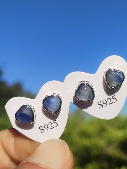 Clous d'oreilles cœur en cyanite bleue argent sterling 925 rareté AAA bijoux femme boucles d'oreilles pierre précieuse pierre de guérison cadeau bijoux précieux rare unique