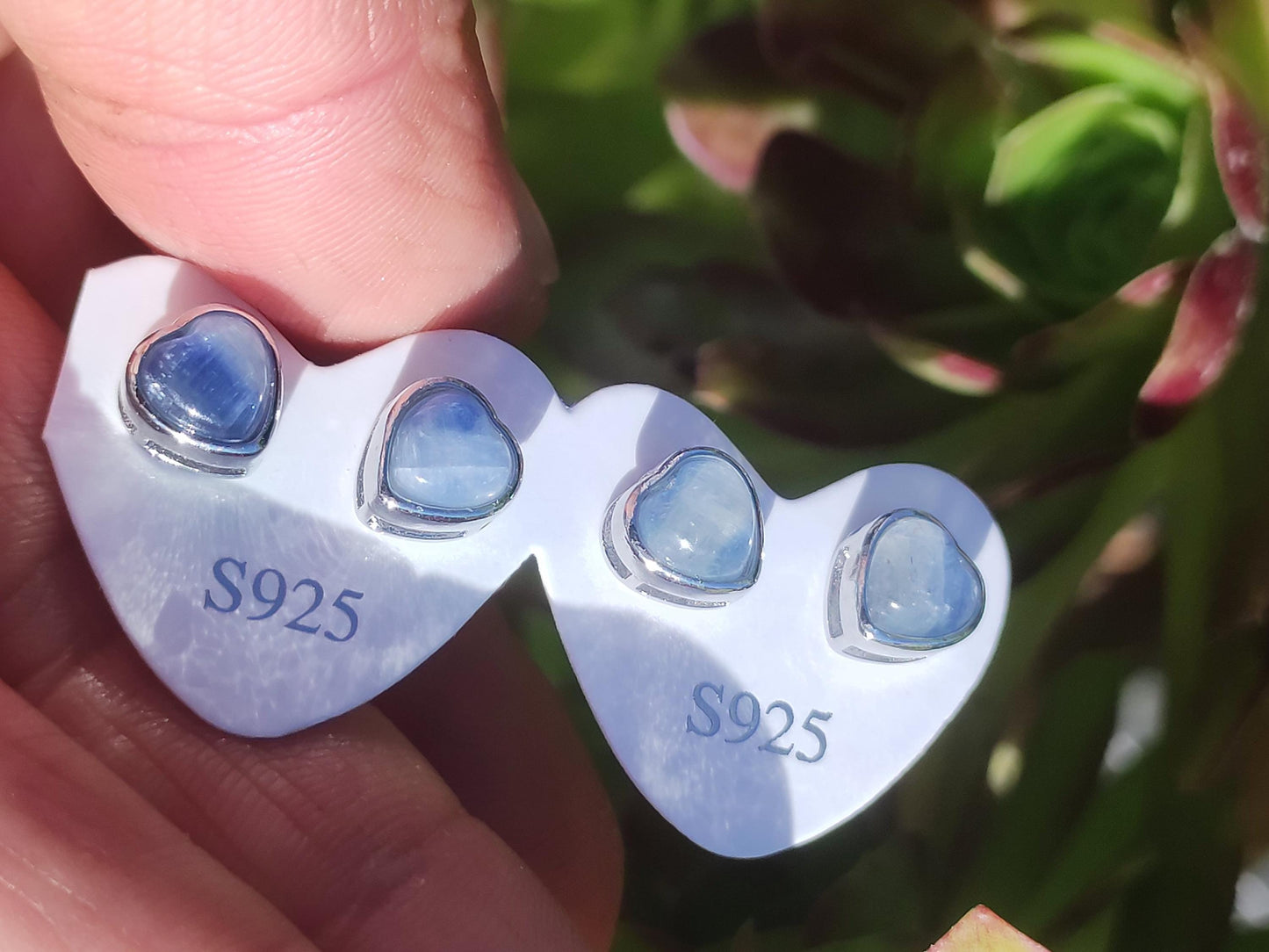 Clous d'oreilles cœur en cyanite bleue argent sterling 925 rareté AAA bijoux femme boucles d'oreilles pierre précieuse pierre de guérison cadeau bijoux précieux rare unique