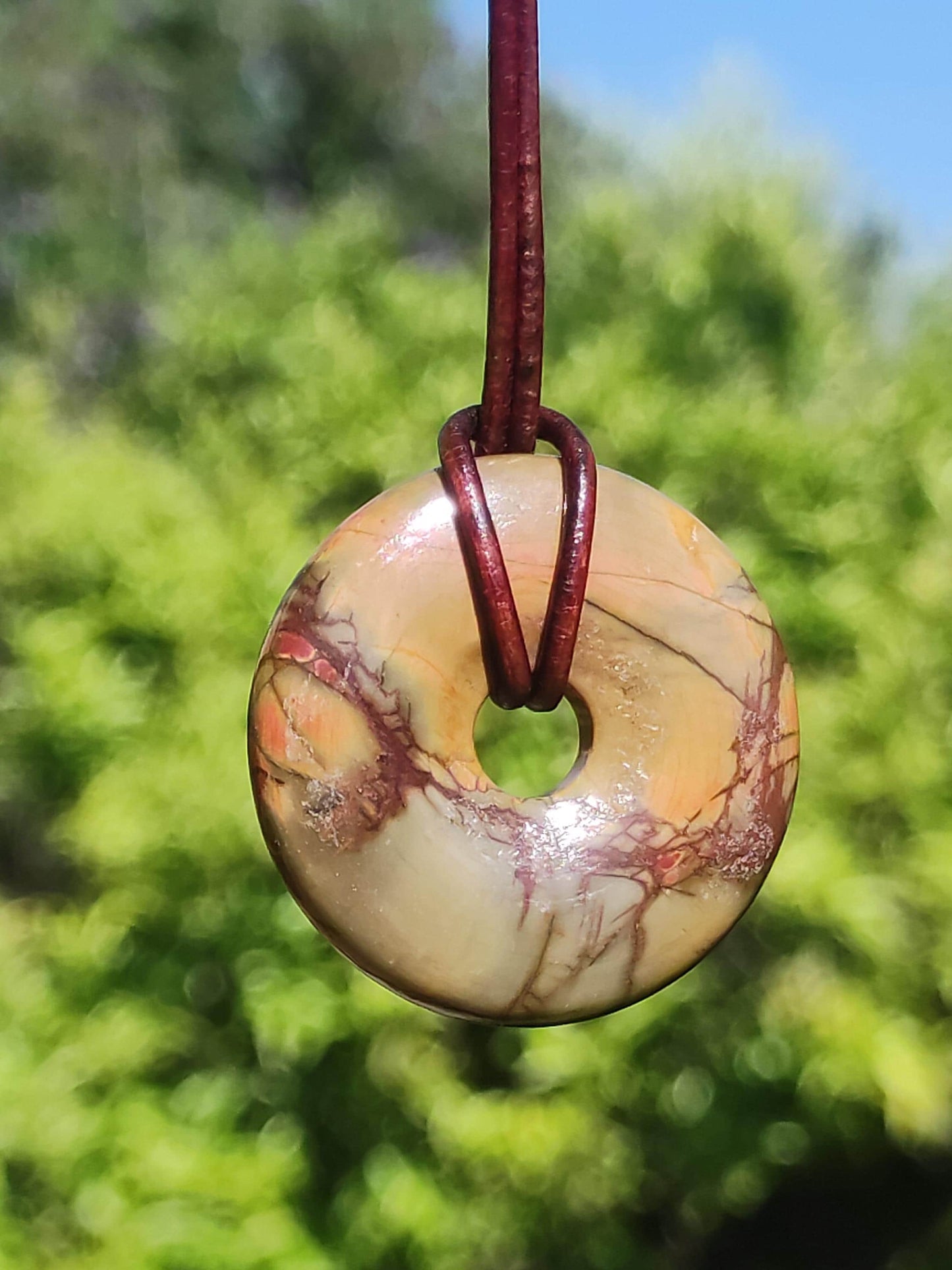 Picasso Jasper 30mm Donut Gemstone Collier HIPPIE GOA Boho Ethno Nature Donut Protection Symbole Guérison Pierre Collecteur Unique Homme Femme He She Cadeau