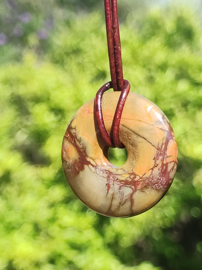 Picasso Jasper 30mm Donut Gemstone Collier HIPPIE GOA Boho Ethno Nature Donut Protection Symbole Guérison Pierre Collecteur Unique Homme Femme He She Cadeau