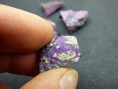Set 4x XS Purpurit ~ Sammler Roh Stufe Deko Mineral Afrika Namibia Heilstein Kristalle Mann Frau Kind Geschenk Er Sie Bruder Mineral Deko