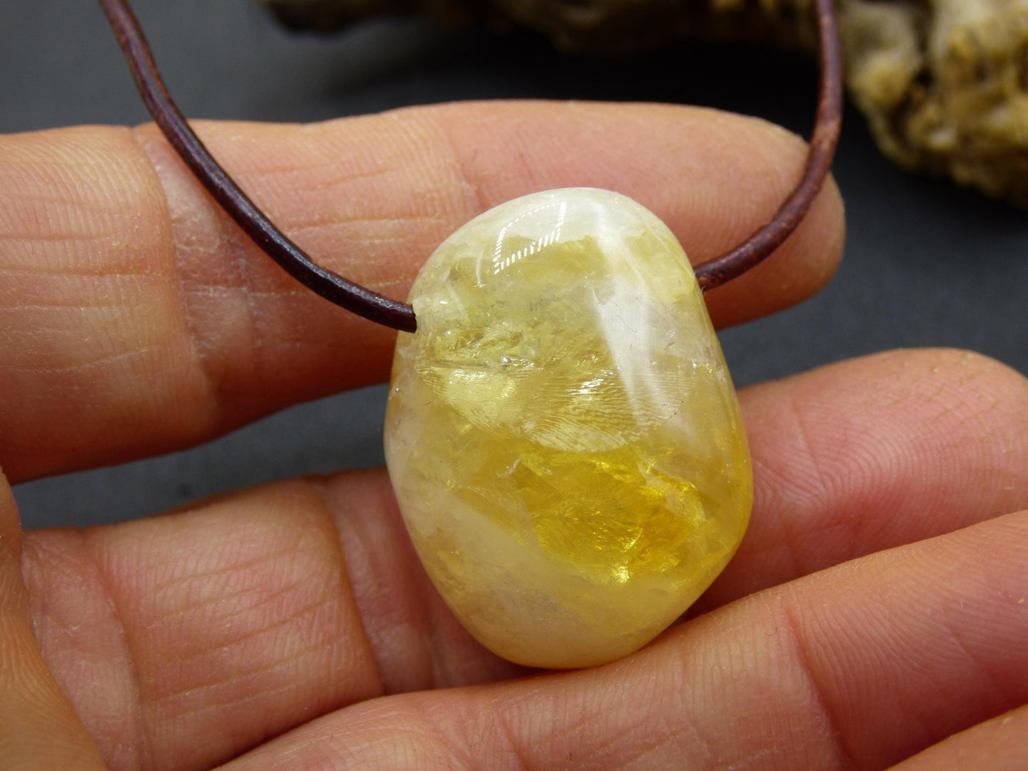 Citrine ~ Collier de pierres précieuses jaune HIPPIE GOA Boho ethnique pierre de guérison naturelle rareté cristaux bijoux pendentif pierre naturelle cadeau soleil brillant
