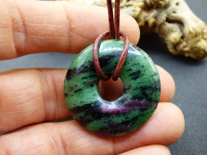 Rubis en Zoisite ~ Donut Collier de pierres précieuses Rouge Vert Pierre de guérison naturelle Homme Femme Bonne chance Protection HIPPIE GOA Boho Tibet Ethnique Rareté Cadeau Lui Elle