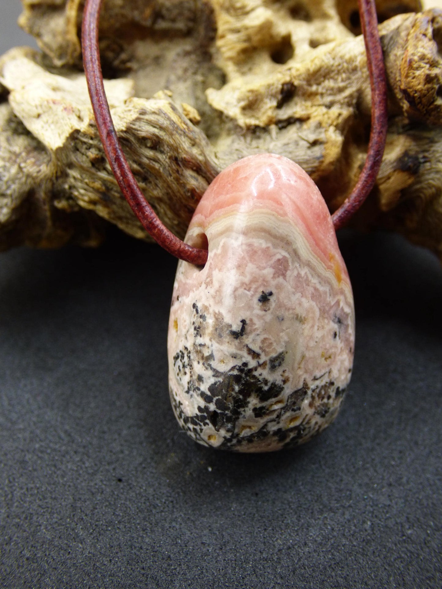 Rhodochrosite A - Collier de pierres précieuses rose pierre de guérison He She Homme Femme Cadeau Chanceux Pendentif HIPPIE GOA Boho Tibet Ethnique Naturel Unique